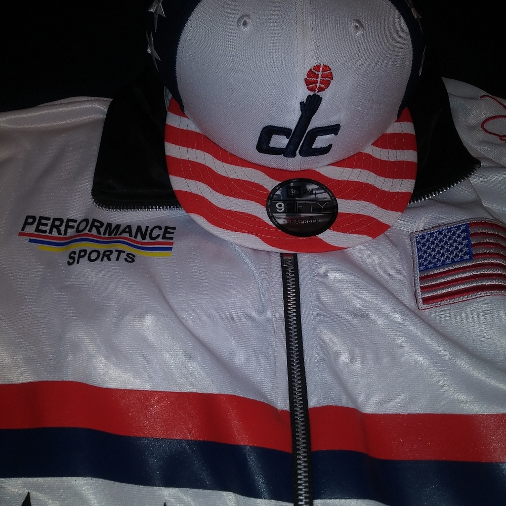 Tracksuit - Picture 3 of 3